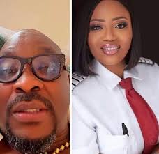 Ade Ori Okin would have died oooo. He was even moving and blocking the  plane as it was moving.