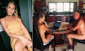 Nude blogger, 28, reveals why she dined naked with strangers - and you  should too | Daily Mail Online