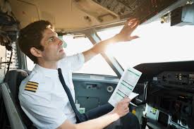 How Much Do Commercial Pilots Make Salary And Requirements