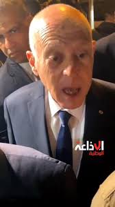 الحمد لله تتراكم الإنجازات يوما بعد يوم بلا توقف، وتخلصنا من العشرية  السوداء التي نكلت بالشعب ثم أوغلنا السير في "العشرية البيضاء" التي "فرهدت"  الشعب.