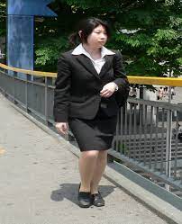 就職氷河期にリクルートスーツで頑張る就活女子の生足がエロいｗｗ | 女神ちゃんねる
