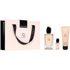 My sister has adored si for a number of years, i remember not being. Giorgio Armani Si For Women Deluxe Gift Set Gifts Sets For Her Beauty Health Shop The Exchange