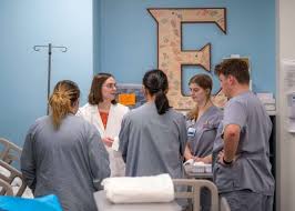 Phi Kappa Phi inducts new members