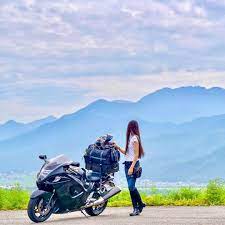 mink on instagram 振り返れば青い山々 できることならずっと旅していたい photo by kazu zx14 special thanks hayabusa ハヤブサ gsx1300r 隼 旅 ソロ バイカーの女の子 女性ライダー ガールズバイカー