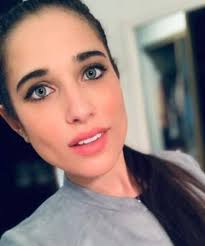 Molly hurwitz is a talent manager by profession and also the girlfriend of the famous actor matthew perry. Molly Hurwitz Wiki Age Matthew Perry Net Worth Height Family Job