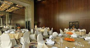 This unique hotel lobby design combines italian marble and structural glass with an abundance of natural light. Hyatt Regency Mumbai Wedding Venues In Mumbai Hitchbird