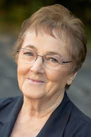 Rosemary Dutter's Instagram, Twitter & Facebook