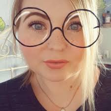 Alexandra Watt (@AlexandraW88)