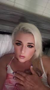 Videá používateľa Candy Caraballo (@decembercutie87) s Original Sound