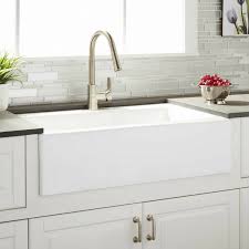 farmhouse sinks with exposed apron