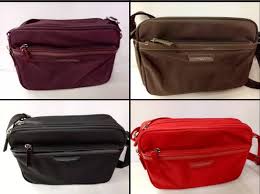 Le sac se ferme avec une fermeture eclair. Sac A Main Textile Enduit Garni Cuir De Vachette Doublure Synthetique Le Petit Royaume