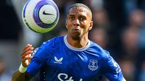 Ashley Young: Ipswich Town sign 40-year-old full-back - BBC ...