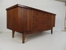 Originally intended for storing garments and blankets. Mid Century Modern Lane Cedar Chest Blanket Hope This Is An Absolute Stunning Cedar Chest By Mid Century Modern Furniture Mid Century Furniture Retro Homes