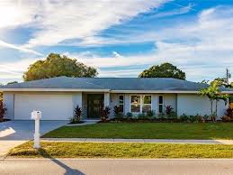 4414 Riverwood Ave Sarasota Fl 34231 Mls A4419498 Zillow Types Of Houses Sarasota Florida Home