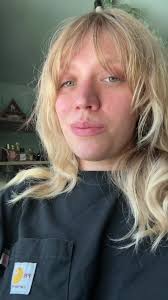 Abbey Normal (@abbey.someone)