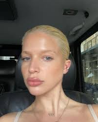 Jill Barger's Instagram, Twitter & Facebook