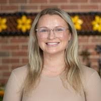 Roseann Pratt's Instagram, Twitter & Facebook