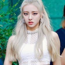 Not only do you have to sit for hours under the chair, you also have to endure the burning sensation that also, lam advises that we wait two to three days to wash our hair after we dye it. Ashe Smith Female Kpop Idols Blonde Hair Kpop Facebook