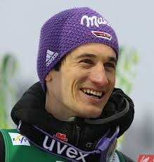 Tra il 1995 e il 2008 è stato quattordici volte campione europeo e 60 volte a medaglia in queste importanti manifestazioni internazionali: Martin Schmitt Wikipedia La Enciclopedia Libre