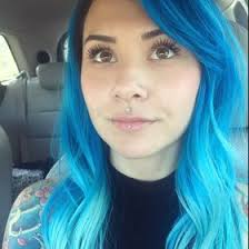 Liz Calo's Instagram, Twitter & Facebook