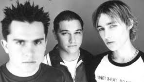 MY AWESOME HOMEPAGE!!! <img src="thumbnail.html"align=center>