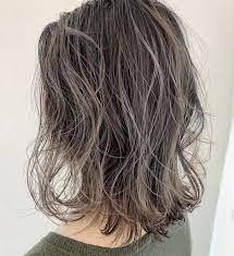 髪型 髪色 ヘアカラー ヘアスタイル トレンド 外国人風 透明感 小顔 人気 グラデーションカラー インナーカラー ハイライトカラー バレイヤージュ グレージュ グレー ベージュ アッシュ 透明感 ヘアスタイル ロング ヘアカラー 髪 色