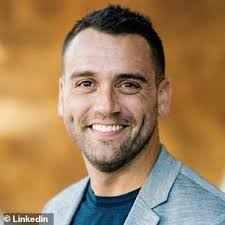 Facebook is riddled with ex-CIA agents while many ex-FBI agents work at  Twitter