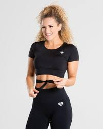 They're perfect for showing off your high waisted pants and mini skirts. Sport Crop Tops True Tie Crop Top Schwarz Women S Best