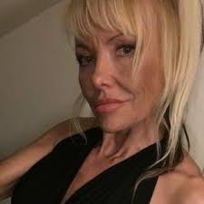 Tracie Mason (@doberlane)