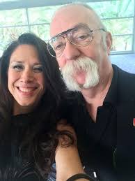 Cara Graham Hogan (@CaraGrahamHogan)