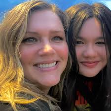 What are some kid-friendly dinner options in downtown Valparaiso?