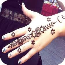 You might not know but many artists hide the name of both groom and bride on the hands of the bride. Henna Motif Simple 1 1 Apk Download Com Hasnaapps Motifhennasederhana Apk Free