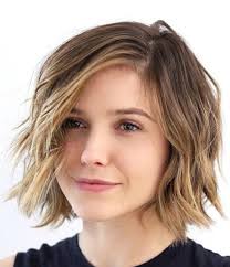 This hairstyle also goes well with big neck pieces and both compliment each other so well. 40 Choppy Bob Hairstyles 2021 Best Bob Haircuts For Short Medium Hair Hairstyles Weekly