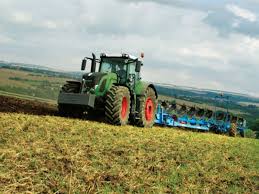 Fendit Combines The Fendt 900 Vario Is The Executive On The Tractor Market As The Tractors Agriculture Farm Equipment