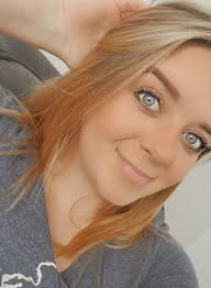 Who in Ada, Oklahoma sells Farmasi makeup and has Zen mascara available?