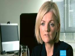 Elizabeth Arnett's Instagram, Twitter & Facebook