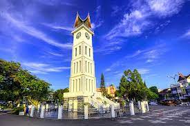 Hallo sahabat menggambar dan mewarnai terbaru gambar animasi jam gadang terbaru adalah salah satu gambar yang cukup terkenal sejak dulu. Malam Tahun Baru Akses Ke Jam Gadang Ditutup Okezone News