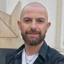 Bil-Filmat: L-Avventura Ta' Chris Minn Fuq HazZzard Tintemm Wara Li  Jispiċċa Jkollu Bżonn Jiġi Operat!