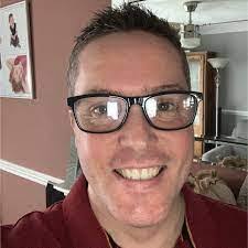 Derek Spinks's Instagram, Twitter & Facebook