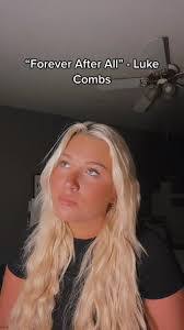 Petra Stacy's Instagram, Twitter & Facebook