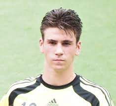23 (born 11 jun, 1997). Unai Simon Wikipedia