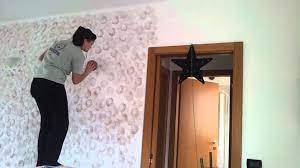 Per questa tecnica basta procurarsi un pennello di grandi dimensioni e uno per rifinire gli angoli e le zone di precisione. Come Verniciare Le Pareti Di Casa Fai Da Te Gli Step Da Seguire Design Mag