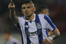 Francisco das chagas soares dos santos (born 17 january 1991), known as tiquinho or soares, is a brazilian professional footballer who plays as a forward for chinese club tianjin teda. Portugoal Figure Of The Week Tiquinho Soares Finds His Goal Touch