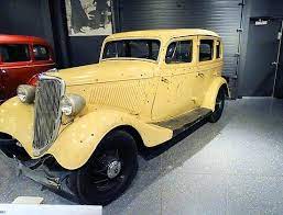 Clyde champion barrow and his companion, bonnie parker, were shot to death by officers in an ambush near sailes, bienville parish, louisiana on later in 1932, bonnie and clyde began traveling with raymond hamilton, a young gunman. Bonnie And Clyde Death Car Picture Of Alcatraz East Crime Museum Pigeon Forge Tripadvisor