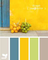 Colors We Have The Yellow Pendants And Our Dishes Are Yellow Curtains Are Green And The Walls In The Family Farbinspiration Idee Farbe Wandfarbe Farbtone