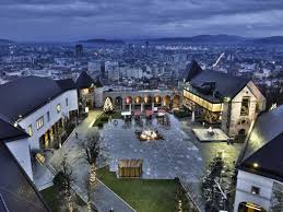 Su modelo, el auténtico, es una pequeña y soberana cueva de evasores fiscales con derecho vitalicio de pernada identitaria. Ljubljana Slovenia The Europe S Greenest Capital Marzito Travel