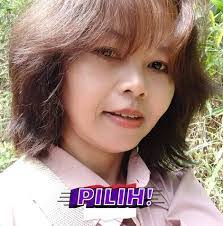 Lesa Hogan's Instagram, Twitter & Facebook