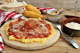 Polenta con salsiccia e formaggio. Polenta Al Sugo Con Salsiccia Ricetta Umbra 2 Amiche In Cucina