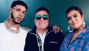Bendiciones y respeto a cada uno de los padres de este mundo. Papa G Padre De Karol G Hablo Sobre La Mediatica Relacion De Su Hija Con Anuel Aa Off Side Depor