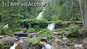 Pe jos, daca parcurgeti cheile zanoagei mari, cand ajungeti. Cascada 7 Izvoare 1269m Cu A Ei ApÄ MiraculoasÄ Èi PurÄ Impresii RedescoperÄ Masivul Bucegi Masivul Bucegi Amfostacolo
